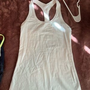 White lululemon tank top